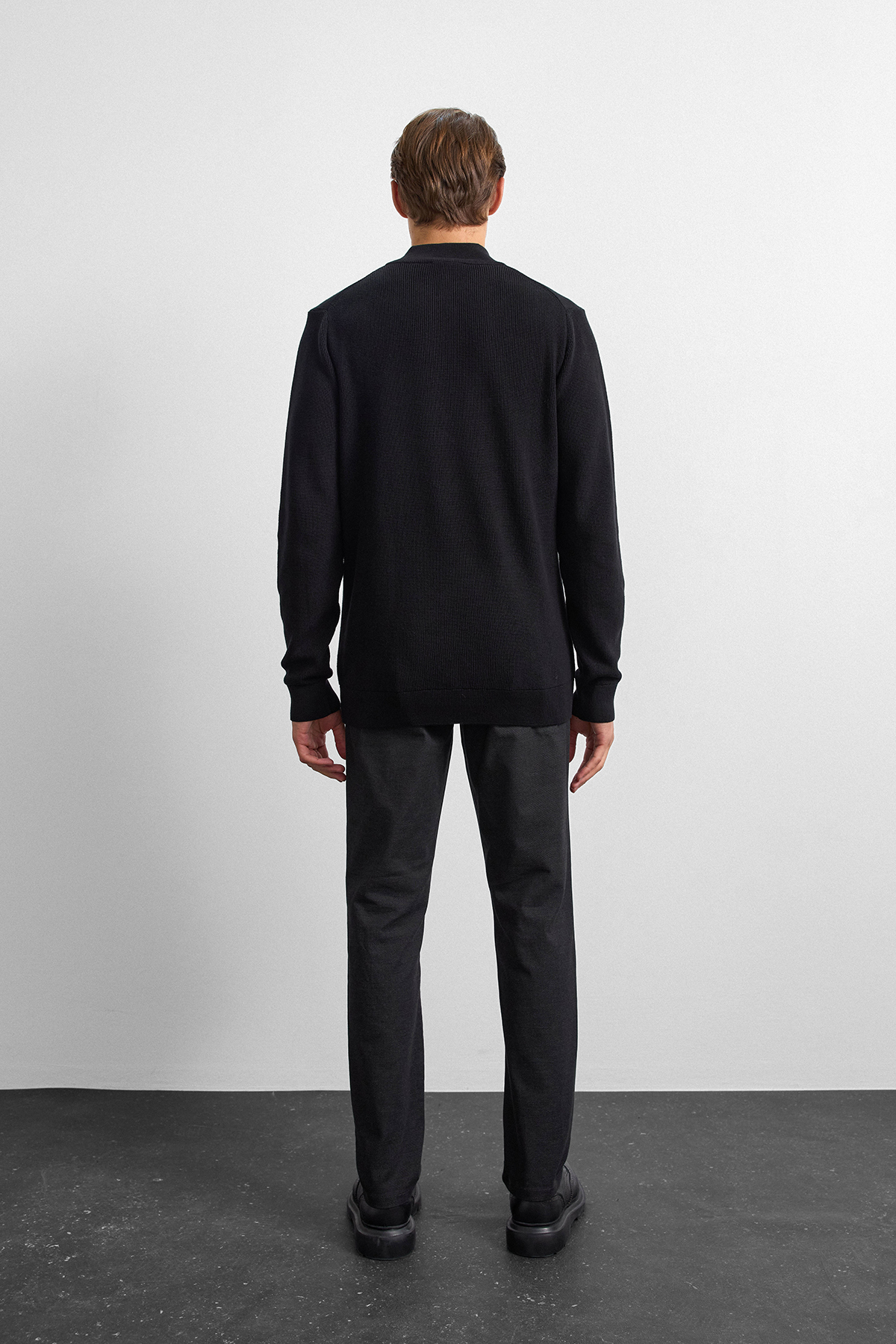 Siyah Regular Fit Dik Yaka Triko Kazak