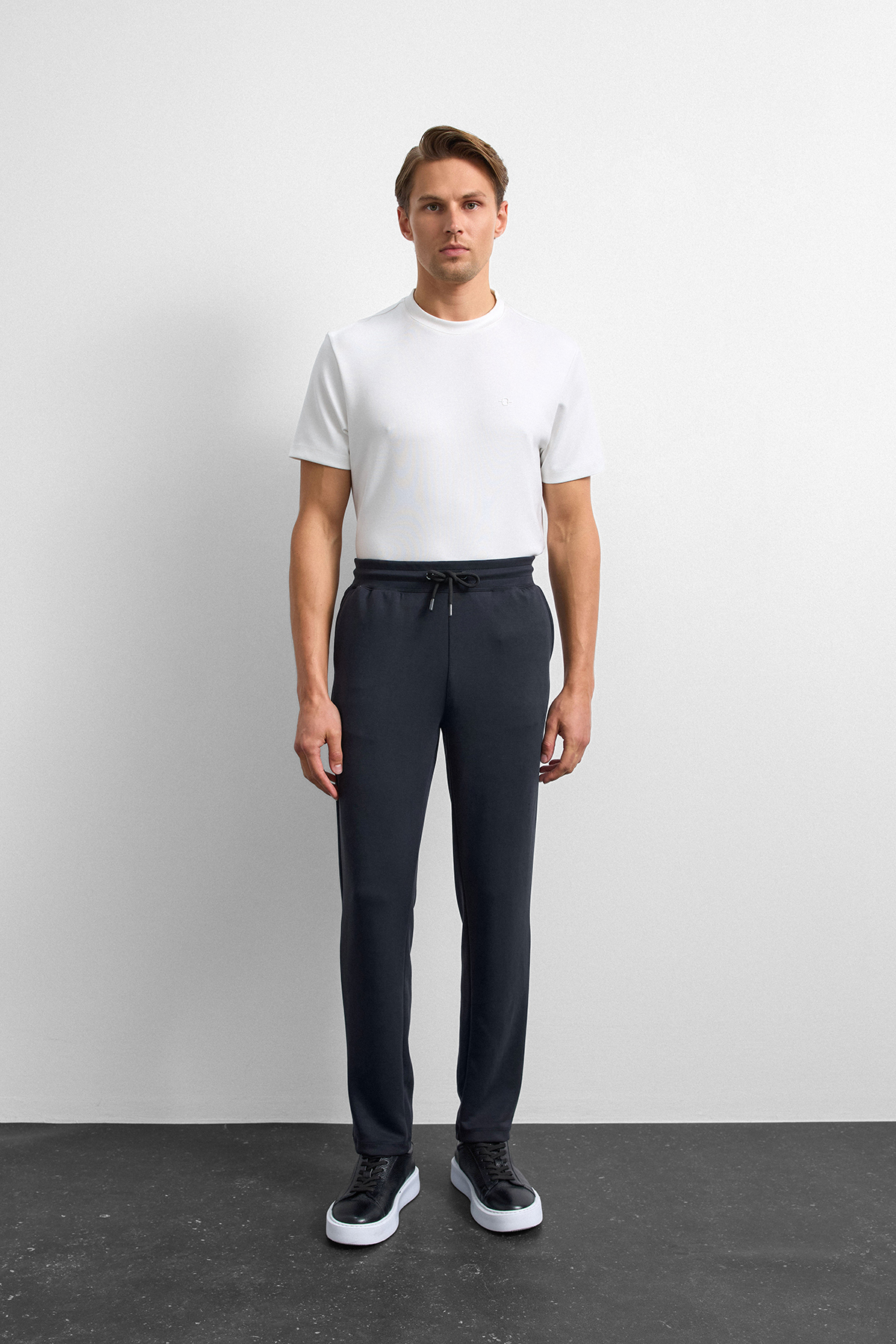 Siyah Regular Fit Örme Jogger Pantolon