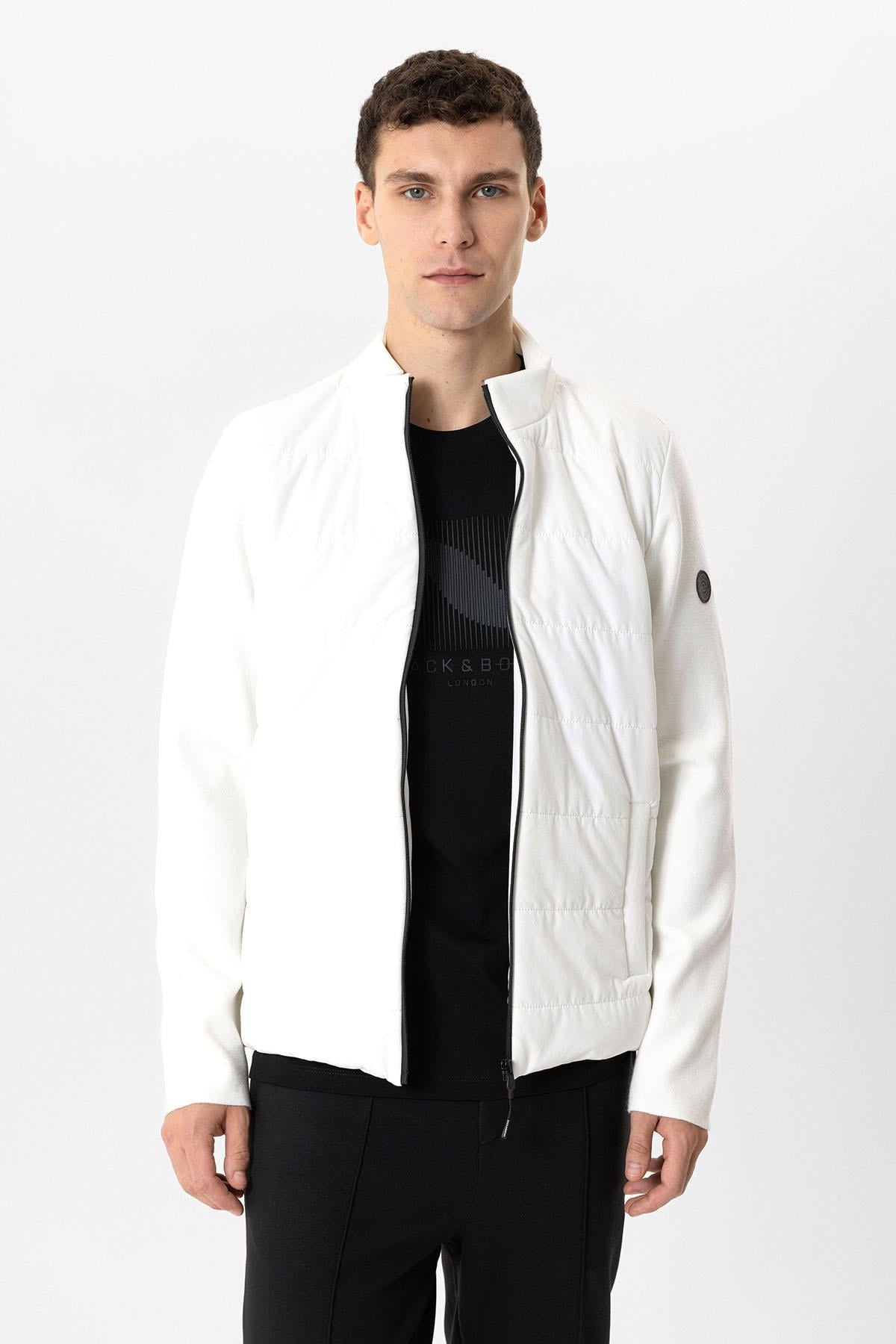 Ekru Regular Fit Dik Yaka Fermuarlı Triko Mont
