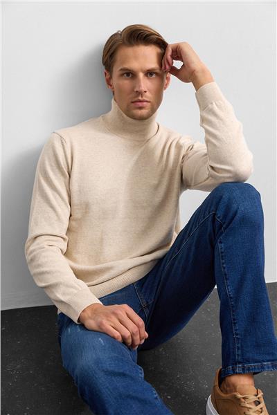 Bej Regular Fit Balıkçı Yaka Triko Kazak