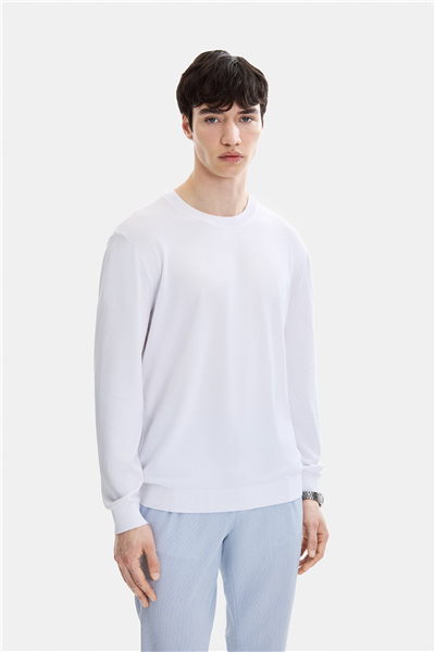 Beyaz Regular Fit Bisiklet Yaka Mevsimlik Triko 