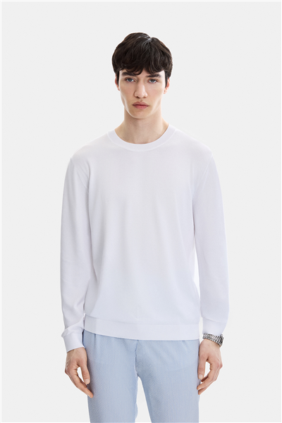 Beyaz Regular Fit Bisiklet Yaka Mevsimlik Triko 