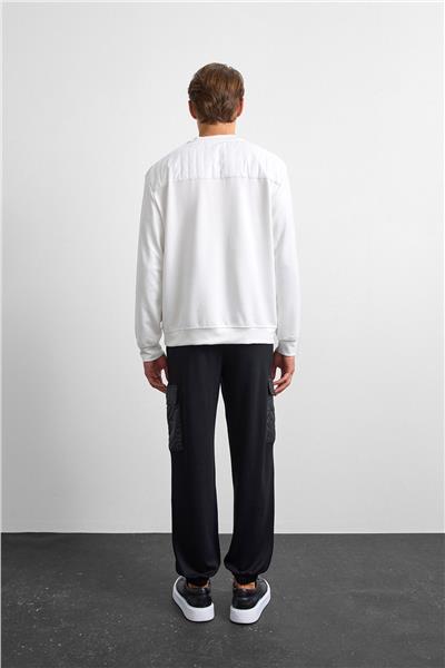 Beyaz Regular Fit Bisiklet Yaka Sweatshirt