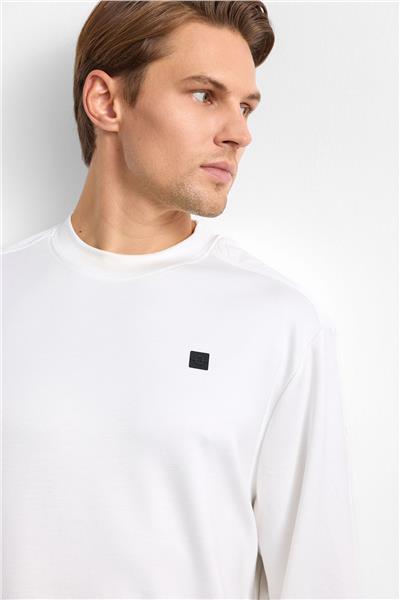Beyaz Regular Fit Bisiklet Yaka Sweatshirt
