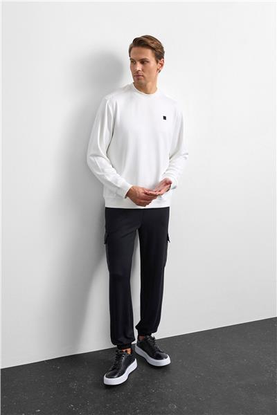 Beyaz Regular Fit Bisiklet Yaka Sweatshirt