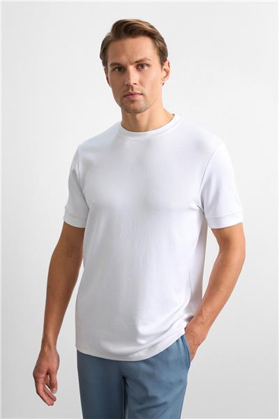 Beyaz Regular Fit Bisiklet Yaka Tişört