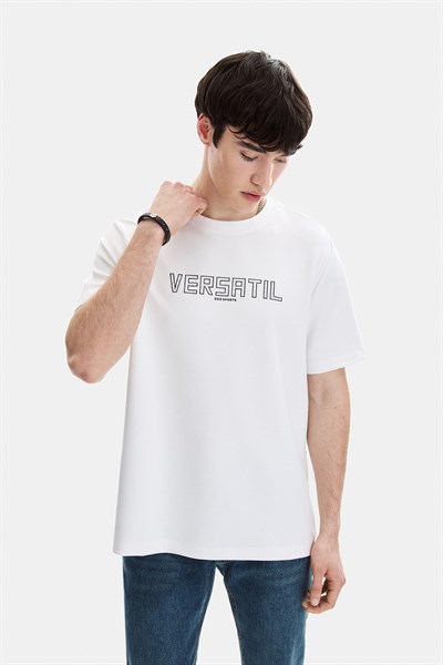 Beyaz Regular Fit Bisiklet Yaka Tişört