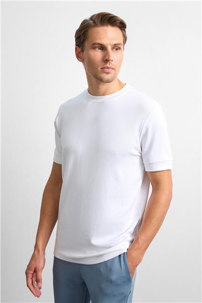 Beyaz Regular Fit Bisiklet Yaka Tişört