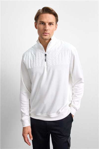 Beyaz Regular Fit Dik Yaka Fermuarlı Sweatshirt