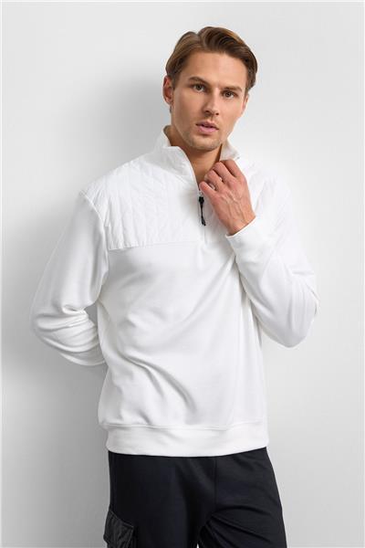 Beyaz Regular Fit Dik Yaka Fermuarlı Sweatshirt