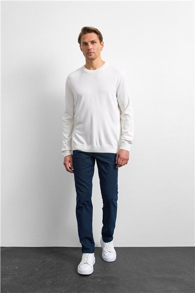 Beyaz Regular Fit Triko Kazak