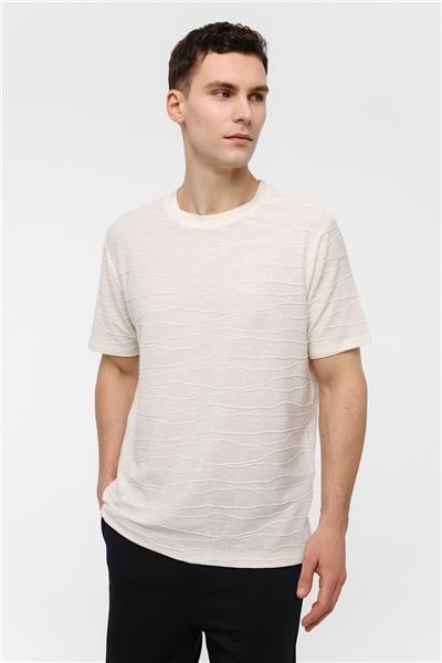 Ekru Bisiklet Yaka Jakarlı Tişört