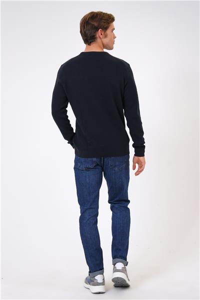 Siyah Regular Fit Jakarlı Pamuklu Bisiklet Yaka Triko