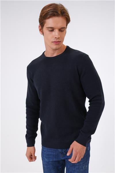 Siyah Regular Fit Jakarlı Pamuklu Bisiklet Yaka Triko