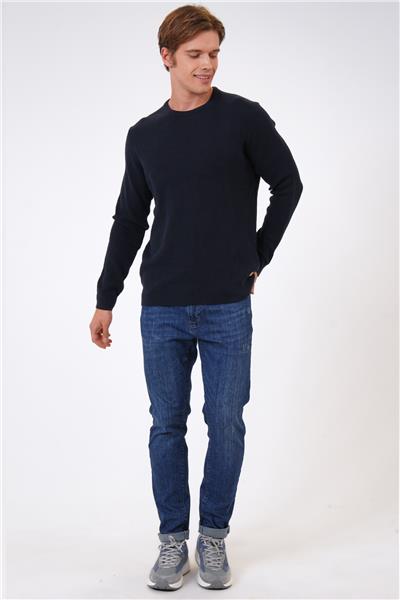 Siyah Regular Fit Jakarlı Pamuklu Bisiklet Yaka Triko