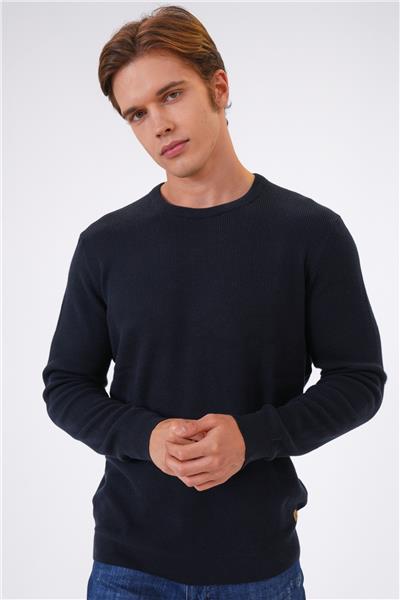 Siyah Regular Fit Jakarlı Pamuklu Bisiklet Yaka Triko