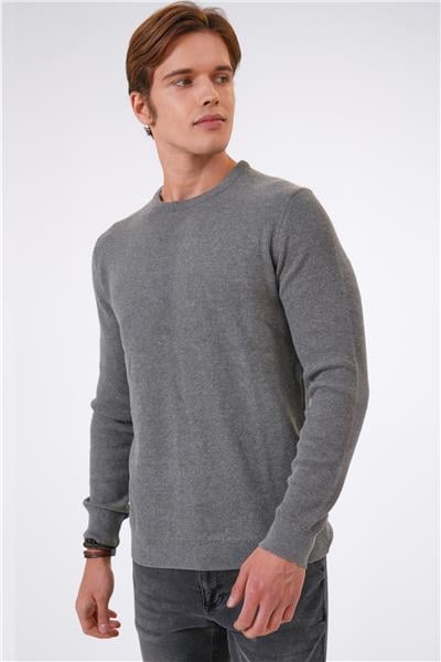 Gri Regular Fit Jakarlı Pamuklu Bisiklet Yaka Triko