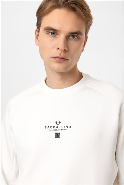 Beyaz Regular Fit Pamuklu Bisiklet Yaka Kanguru Sweatshirt