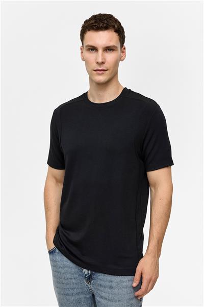 Siyah Regular Fit Bisiklet Yaka Tişört