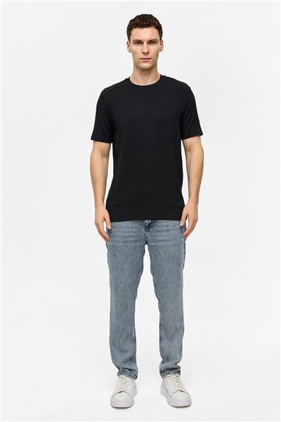 Siyah Regular Fit Bisiklet Yaka Tişört