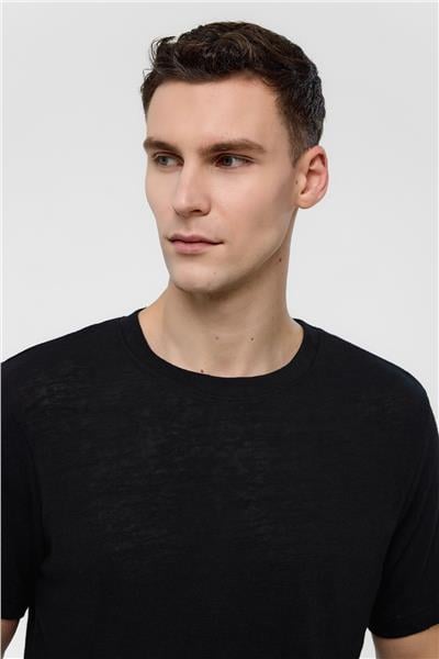 Siyah Bisiklet Yaka Regular Fit Tişört