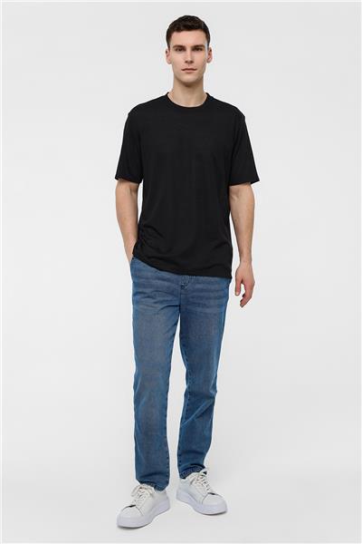 Siyah Regular Fit Bisiklet Yaka Tişört