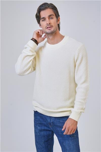 Beyaz Regular Fit Yünlü Örgü Desenli Bisiklet Yaka Triko Kazak