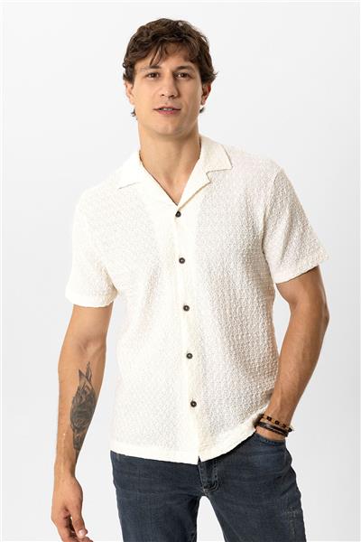 Beyaz Regular Fit Küba Yaka Örme Kısa Kollu Gömlek