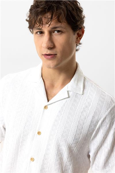 Beyaz Regular Fit Küba Yaka Örme Kısa Kollu Gömlek