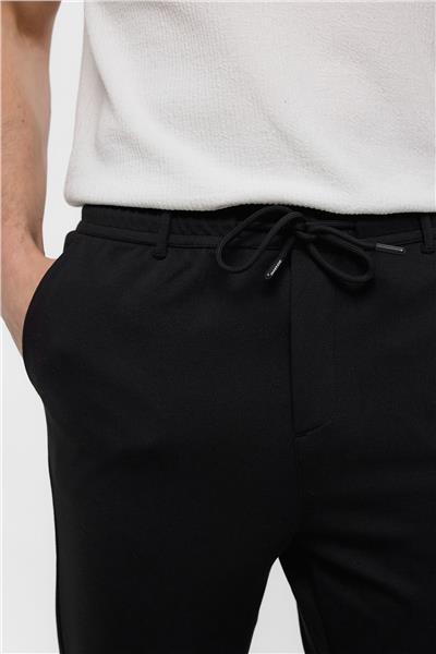 Siyah Regular Fit Beli Bağlamalı Örme Jogger Pantolon