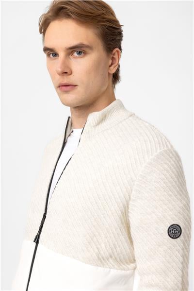 Ekru Regular Fit Desenli Yumuşak Dokulu Fermuarlı Hırka