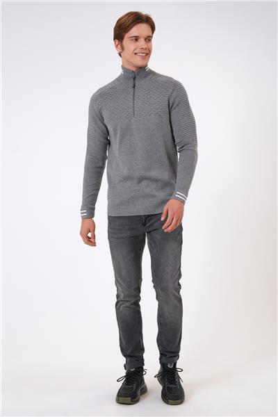 Gri Regular Fit Desenli Dik Yaka Yarım Fermuarlı Triko Kazak