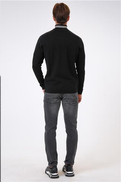 Siyah Regular Fit Desenli Dik Yaka Yarım Fermuarlı Triko Kazak