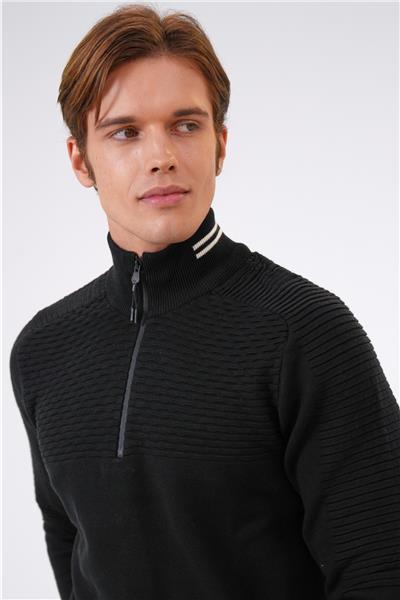 Siyah Regular Fit Desenli Dik Yaka Yarım Fermuarlı Triko Kazak