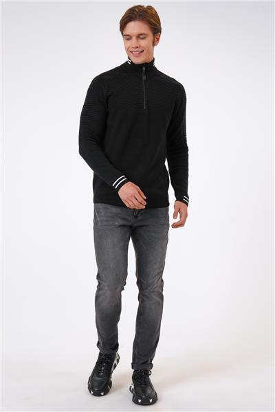 Siyah Regular Fit Desenli Dik Yaka Yarım Fermuarlı Triko Kazak