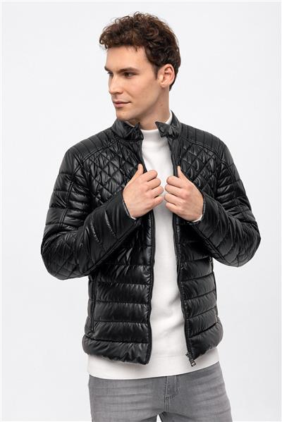 Siyah Regular Fit Su Geçirmez Kapitone Dik Yaka Şişme Mont