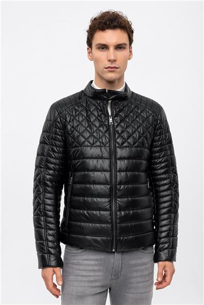 Siyah Regular Fit Su Geçirmez Kapitone Dik Yaka Şişme Mont