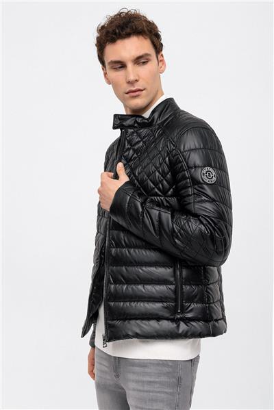 Siyah Regular Fit Su Geçirmez Kapitone Dik Yaka Şişme Mont