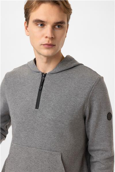 Gir Regular Fit Kapüşonlu Yarım Fermuarlı Kanguru Cepli Triko Kazak