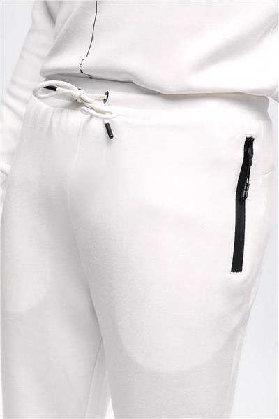 Beyaz Regular Fit Beli Bağcıklı Jogger Pantolon