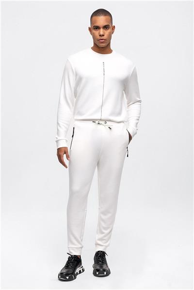 Beyaz Regular Fit Beli Bağcıklı Jogger Pantolon