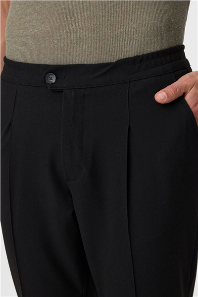 Pileli Nervürlü Siyah Jogger Pantolon