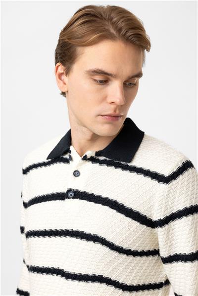 Beyaz Regular Fit Çizgili Yünlü Polo Yaka Triko Kazak