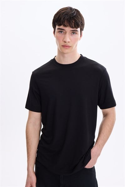 Regular Fit Bisiklet Yaka Siyah Tişört