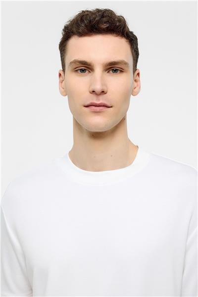 Beyaz Regular Fit Bisiklet Yaka Basic Tişört