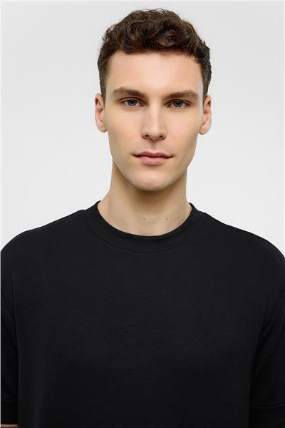Siyah Regular Fit Bisiklet Yaka Basic Tişört