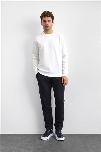 Beyaz Regular Fit Bisiklet Yaka Sweatshirt