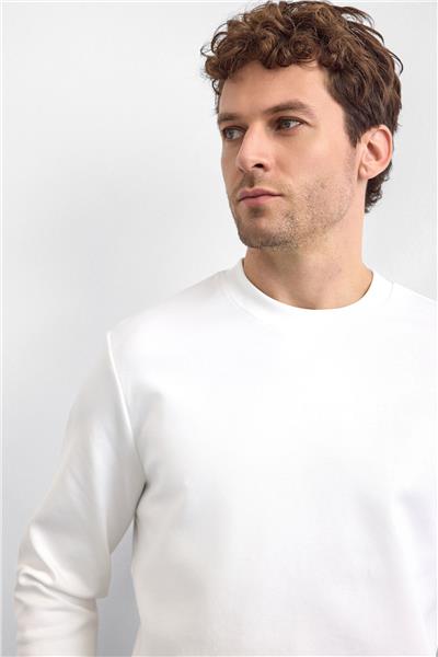 Beyaz Regular Fit Bisiklet Yaka Sweatshirt