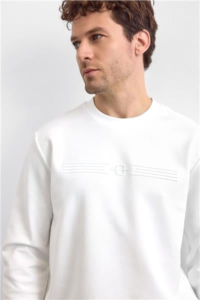 Beyaz Regular Fit Bisiklet Yaka Sweatshirt