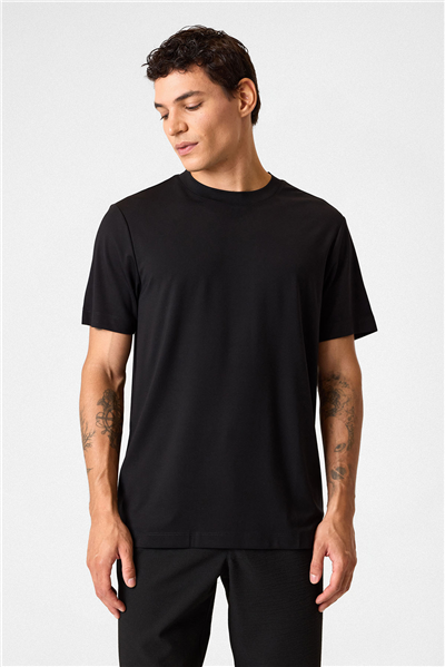 Siyah Regular Fit Bisiklet Yaka Tişört